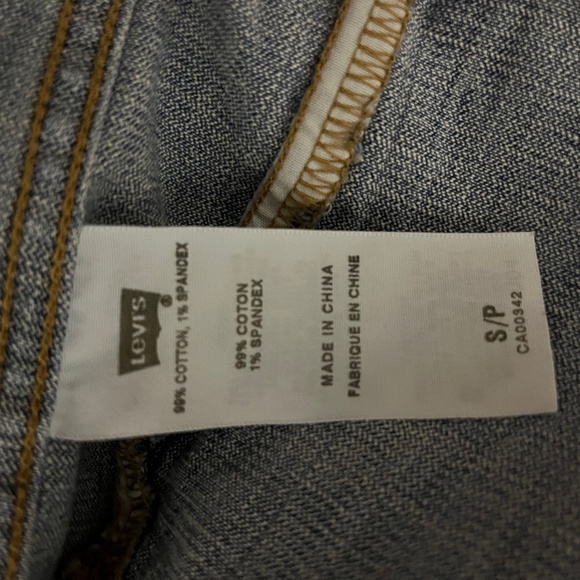 Early 2000’s Levi’s denim jacket - Picture 4 of 4